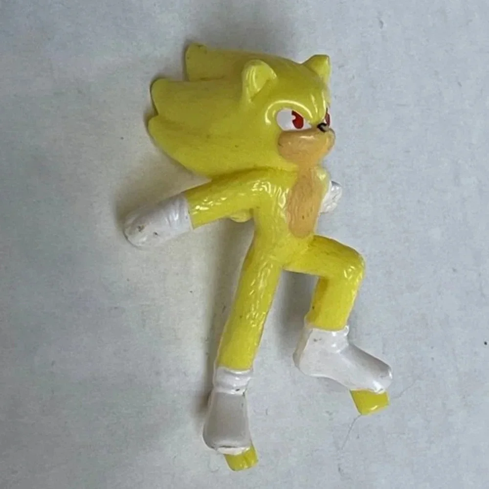 Sonic‎ The Hedgehog Figure Sega Yellow Plastic Kids Toy 3 Inch Action Mini Fun